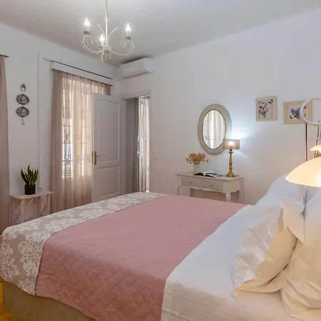 Nobilis Corfu شقة